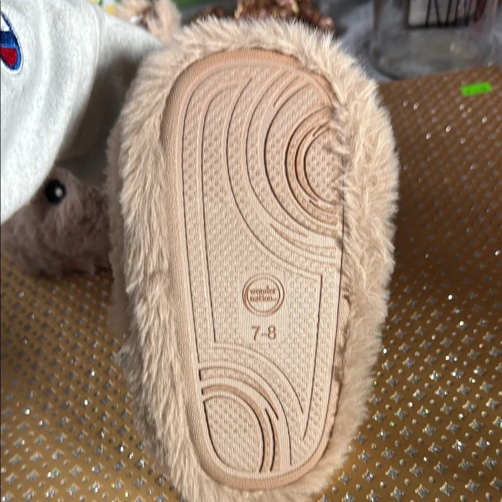 Plush Bunny Slippers 7/8 NWOT - Picture 6 of 6